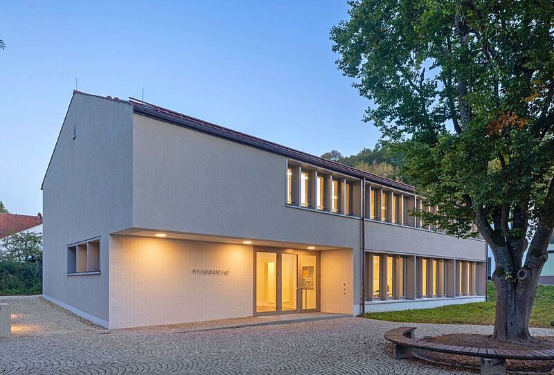 Außenansicht Pfarr- und Jugendheim Bad Abbach